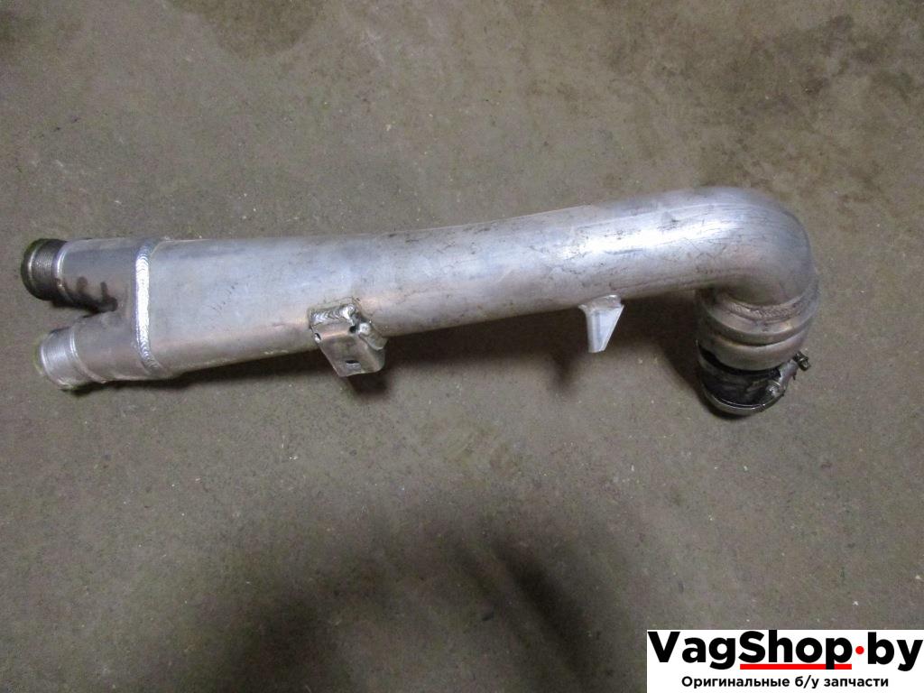 патрубок интеркулера Volkswagen Touareg 2 поколение 2011, 3.0 л., TDi, дизель, 7L6145941J, 7L6145945J. - фото №1