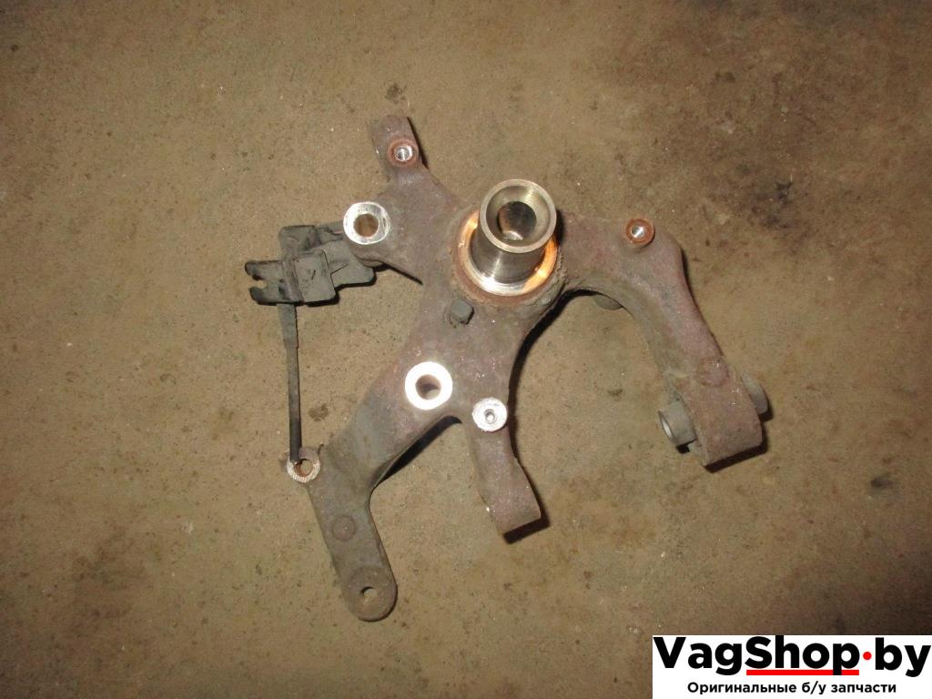 кулак задний левый Volkswagen Golf 5 поколение 2007, 1.9 л., TDi, BLS, дизель, МКПП, черный, универсал, передний привод - фото №1