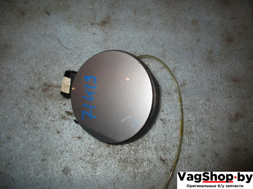 лючок топливного бака Volkswagen Golf Plus 1 поколение 2007, 1.9 л., TDi, BLS, дизель, МКПП, серебро, хетчбэк 5 дв., передний привод - фото №1