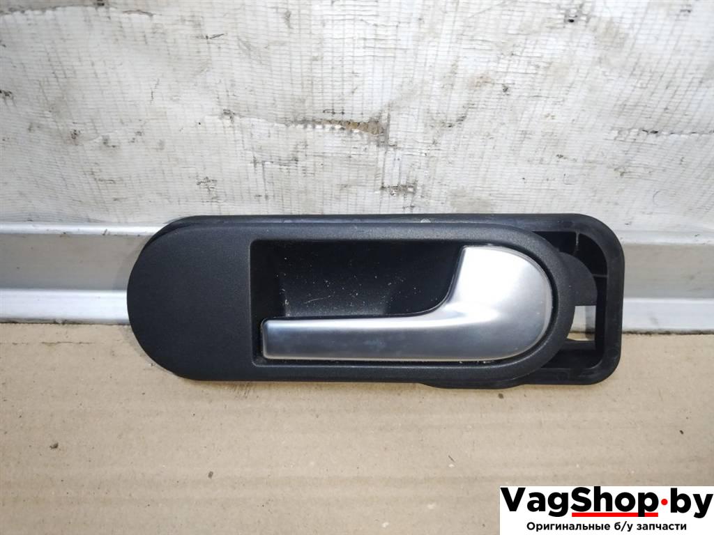 ручка внутренняя задняя правая Volkswagen Golf Plus 1 поколение 2007, 1.9 л., TDi, BLS, дизель, МКПП, сине-зеленый хамелеон, хетчбэк 5 дв., передний привод - фото №1