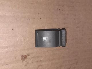 кнопка открытия лючка топливного бака Volkswagen Golf Plus 1 поколение 2007, 1.9 л., TDi, BLS, дизель, МКПП, серебро, хетчбэк 5 дв., передний привод, 1T0959833A