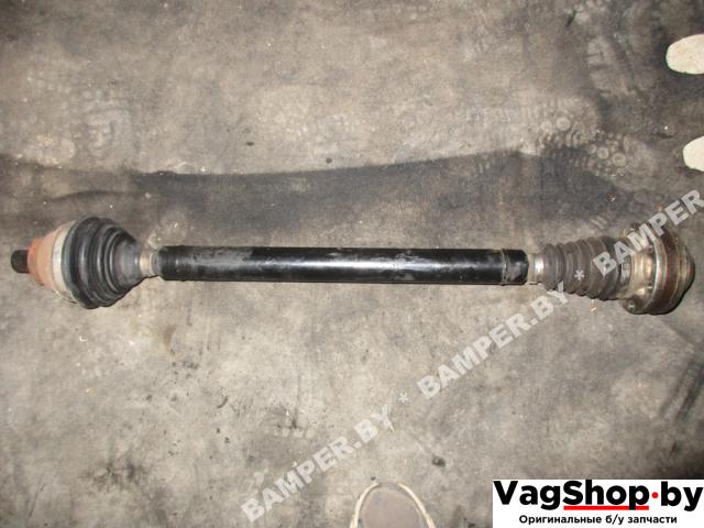 полуось передняя правая (приводной вал, ШРУС) Volkswagen Caddy 3 поколение 2007, 1.9 л., TDi, BSU, дизель, МКПП, сине-зеленый, минивэн, передний привод - фото №1