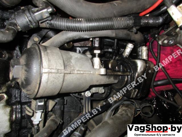 корпус масляного фильтра Volkswagen Caddy 3 поколение 2007, 1.9 л., TDi, BSU, дизель, МКПП, сине-зеленый, минивэн, передний привод, 028117021L, 045115389H - фото №1