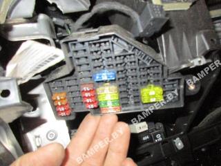 блок предохранителей Volkswagen Golf 5 поколение 2008, 1.9 л., TDi, BLS, дизель, МКПП, белый, хетчбэк 5 дв., передний привод