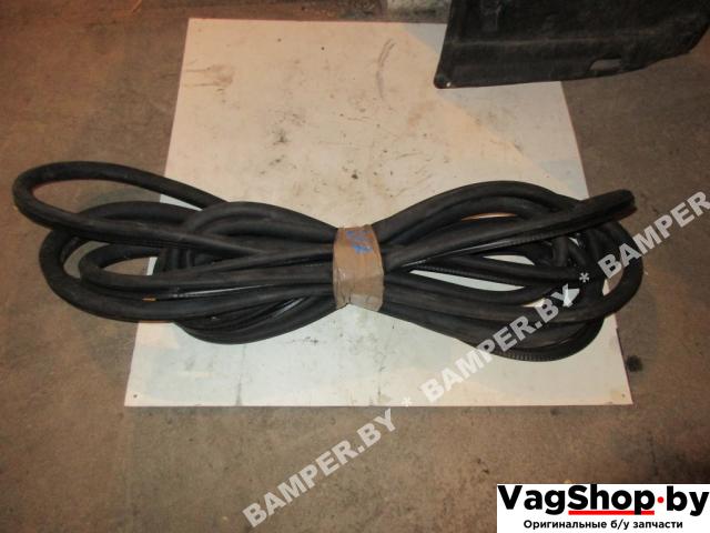 уплотнитель Volkswagen Golf 5 поколение 2008, 1.9 л., TDi, BLS, дизель, МКПП, белый, хетчбэк 5 дв., передний привод - фото №1