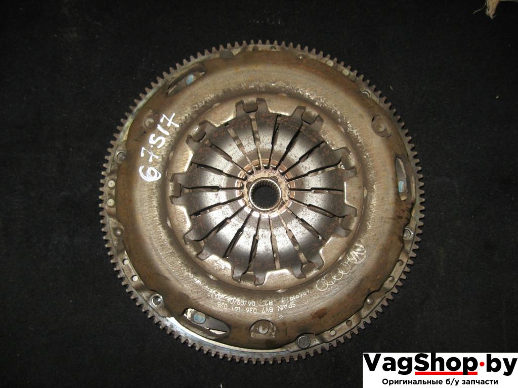 маховик Volkswagen Golf Plus 1 поколение 2006, 1.6 л., FSI, BLF, бензин, МКПП, черный, хетчбэк 5 дв., передний привод, 030105271D - фото №1