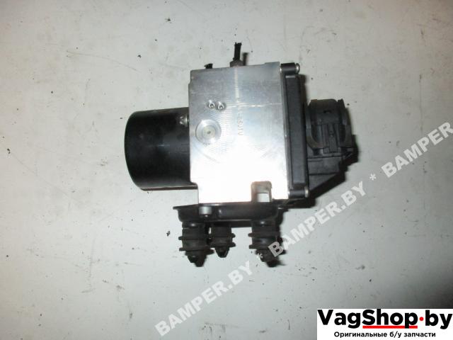 блок ABS Volkswagen Passat B6 2008, 2.0 л., TDi, BMP, дизель, МКПП, серебро, универсал, передний привод, 3C0614095Q - фото №1