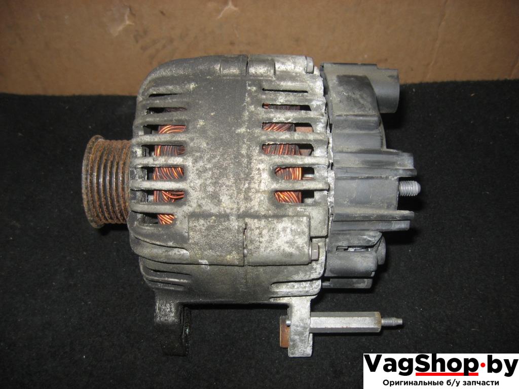 генератор Volkswagen Golf Plus 1 поколение 2006, 1.6 л., FSI, BLF, бензин, МКПП, черный, хетчбэк 5 дв., передний привод, 03C903023B - фото №1