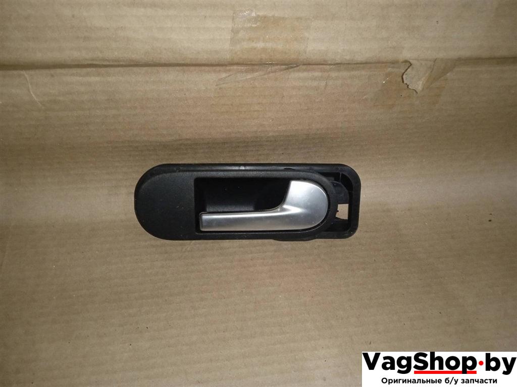 ручка внутренняя задняя правая Volkswagen Golf Plus 1 поколение 2006, 1.6 л., FSI, BLF, бензин, МКПП, черный, хетчбэк 5 дв., передний привод - фото №1