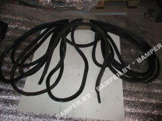 уплотнитель Volkswagen Golf Plus 1 поколение 2006, 1.6 л., FSI, BLF, бензин, МКПП, черный, хетчбэк 5 дв., передний привод