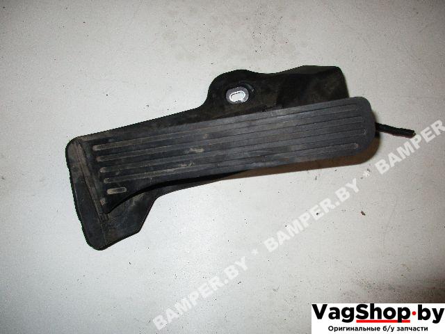 педаль Volkswagen Golf Plus 1 поколение 2006, 1.6 л., FSI, BLF, бензин, МКПП, черный, хетчбэк 5 дв., передний привод, 1K2721503K - фото №1