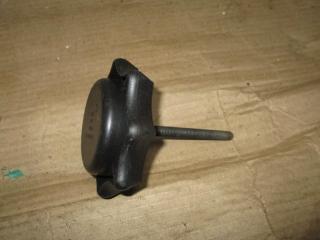 крепление запаски Audi A8 D3/4E [2-й рестайлинг] 2008, 4.2 л., FSI, BVJ, бензин, АКПП, черный, седан, полный привод, 4E0803899C