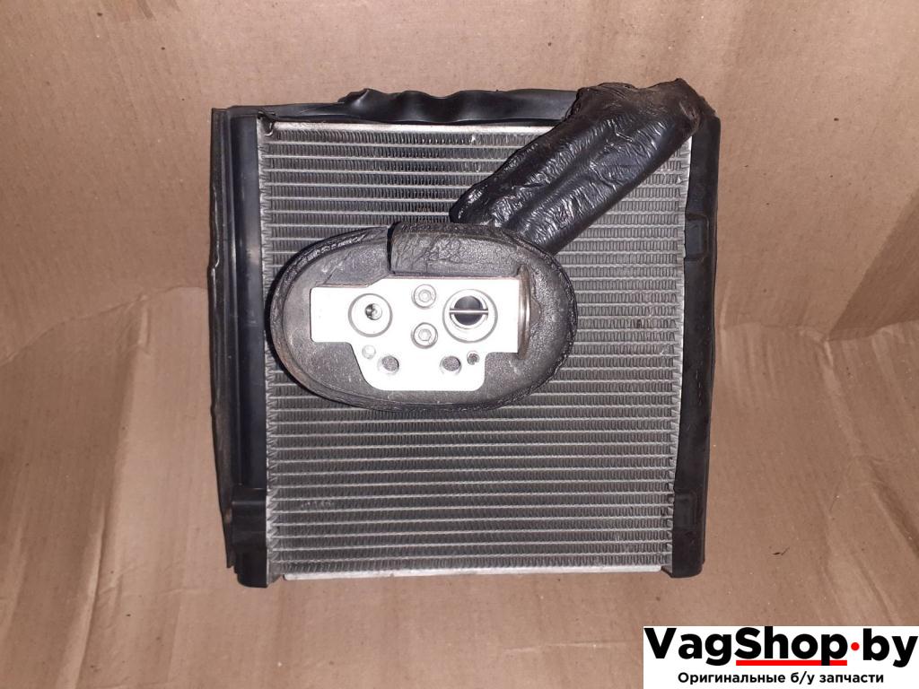 испаритель кондиционера Volkswagen Passat B6 2007, 2.0 л., TDi, BMP, дизель, МКПП, черный, универсал, полный привод, 3C1820103A - фото №1
