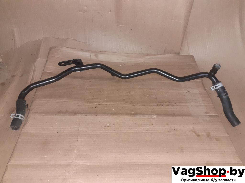 трубка охлаждающей жидкости Land Rover Discovery 4 поколение 2012, 3.0 л., TDi, дизель, АКПП, внедорожник 5 дв., AH2218B402AB - фото №1