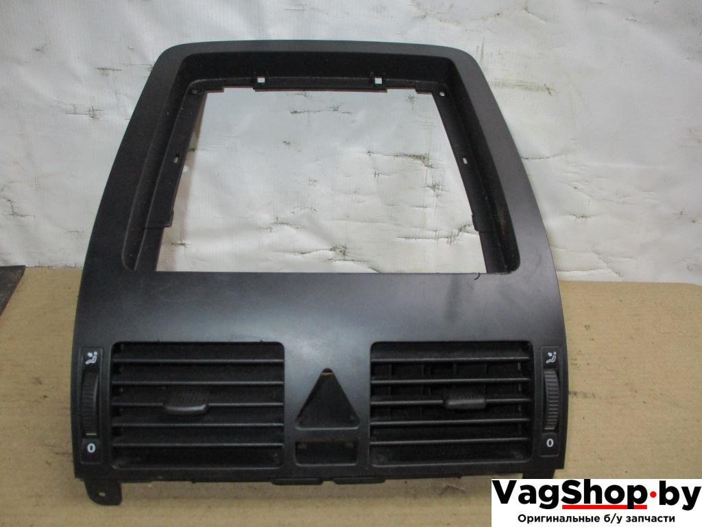 дефлектор обдува салона Volkswagen Touran 1 поколение 2005, 2.0 л., TDi, AZV, дизель, МКПП, черный, минивэн, передний привод - фото №1