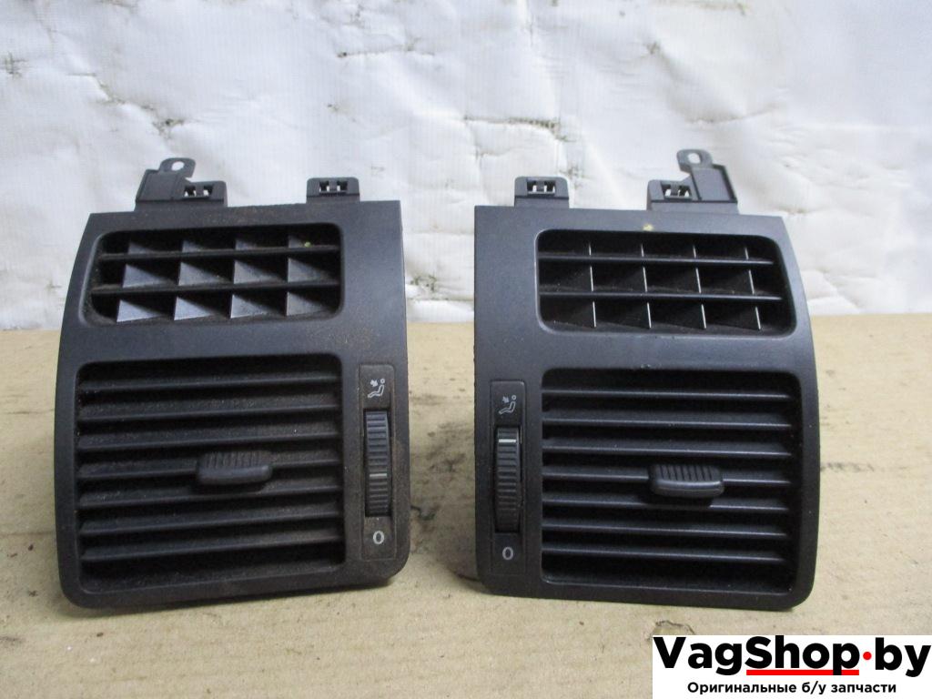 дефлектор обдува салона Volkswagen Touran 1 поколение 2005, 2.0 л., TDi, AZV, дизель, МКПП, черный, минивэн, передний привод, 1T0819703A, 1T0819704A - фото №1