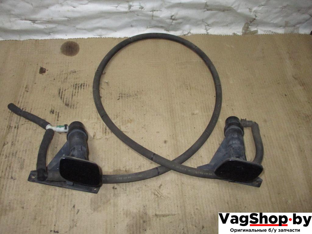 форсунка омывателя фары Volkswagen Touran 1 поколение 2005, 2.0 л., TDi, AZV, дизель, МКПП, черный, минивэн, передний привод, 1T0955978 - фото №1