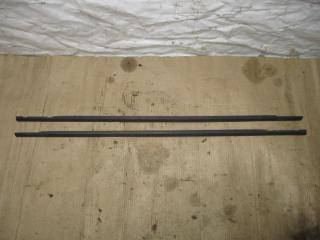 уплотнитель Volkswagen Touran 1 поколение 2005, 2.0 л., TDi, AZV, дизель, МКПП, черный, минивэн, передний привод