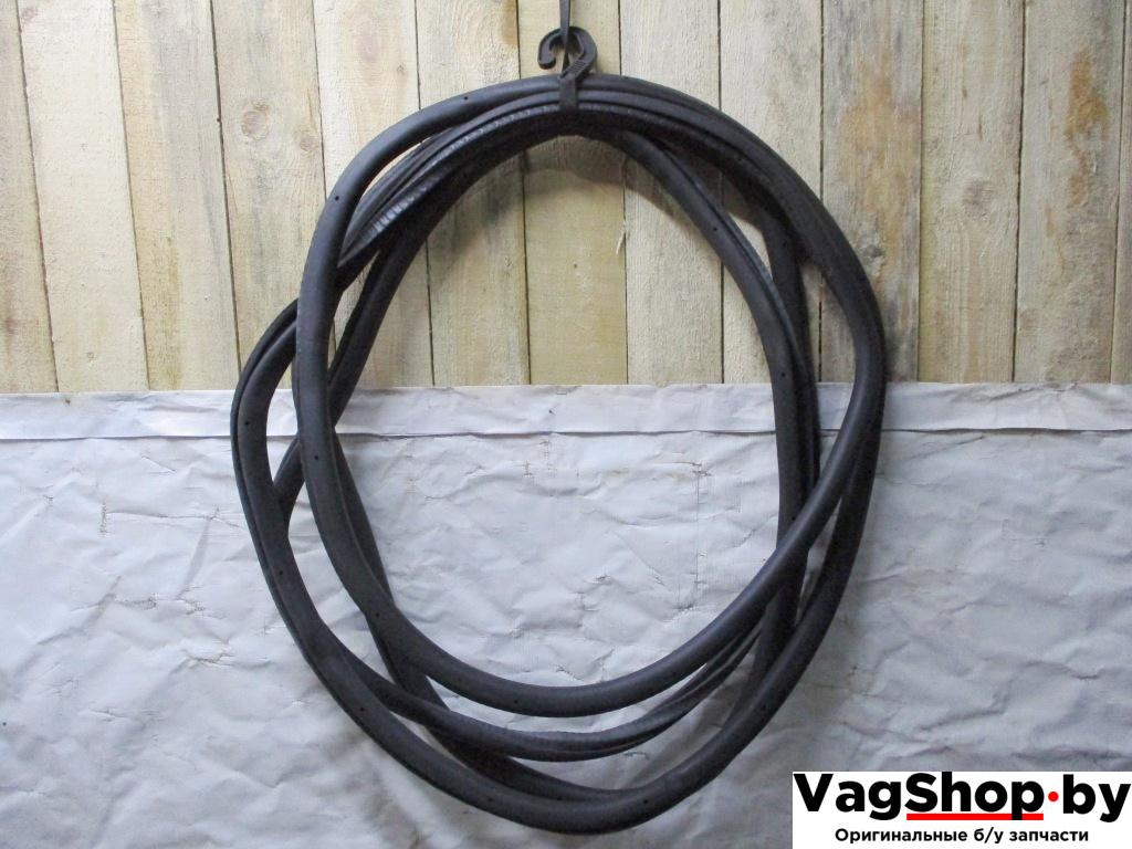 уплотнитель Volkswagen Touran 1 поколение 2005, 2.0 л., TDi, AZV, дизель, МКПП, черный, минивэн, передний привод, 1T0867913H - фото №1