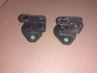 ответная часть (скоба) замка двери Volkswagen Transporter T5 2005, 2.5 л., TDi, AXD, дизель, МКПП, белый, передний привод, 7H0843767B