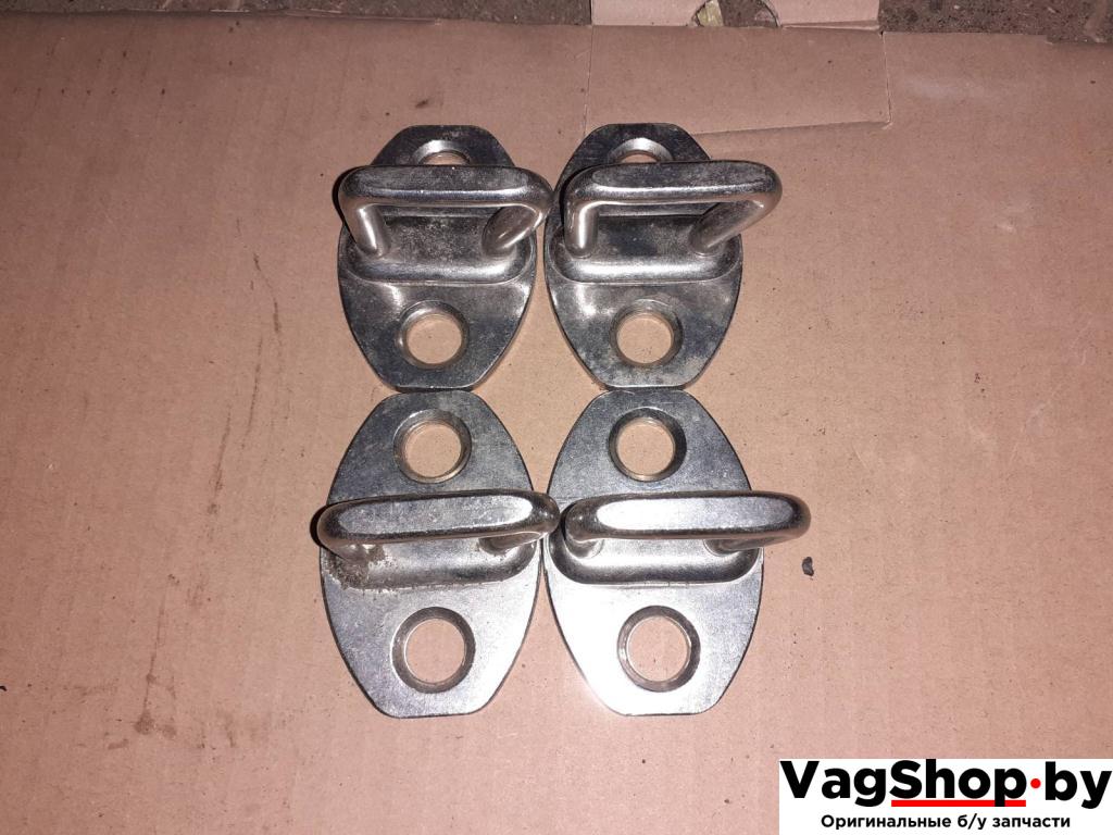 ответная часть (скоба) замка двери Volkswagen Passat B6 2008, 2.0 л., TDi, дизель, МКПП, универсал, 3C0837767A - фото №1