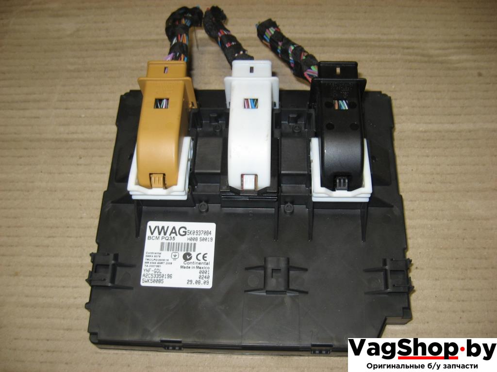 Блок управления BCM (Body Control Module) Volkswagen Golf 6 поколение 2010, 1.4 л., TSI, CAX, бензин, МКПП, серебро, универсал, передний привод, 5K0937084 - фото №1