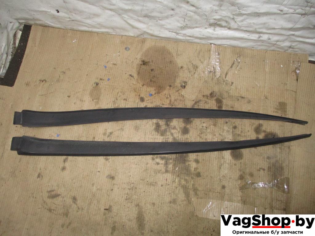 молдинг лобового стекла Volkswagen Golf Plus 1 поколение 2005, 1.9 л., TDi, BKC, дизель, МКПП, серый, хетчбэк 5 дв., передний привод, 5M0854327B - фото №1