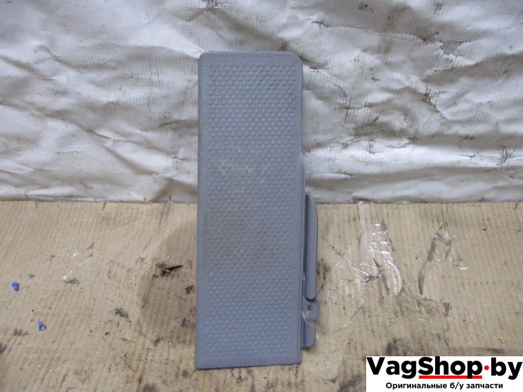 Опорная площадка для ног Volkswagen Golf Plus 1 поколение 2005, 1.9 л., TDi, BKC, дизель, МКПП, серый, хетчбэк 5 дв., передний привод, 1K1864777B - фото №1