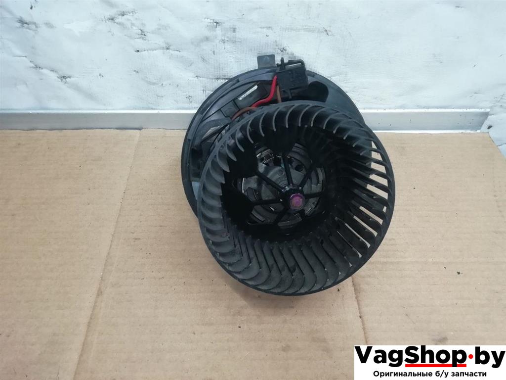 моторчик печки Volkswagen Golf Plus 1 поколение 2005, 1.9 л., TDi, BKC, дизель, МКПП, серый, хетчбэк 5 дв., передний привод - фото №1