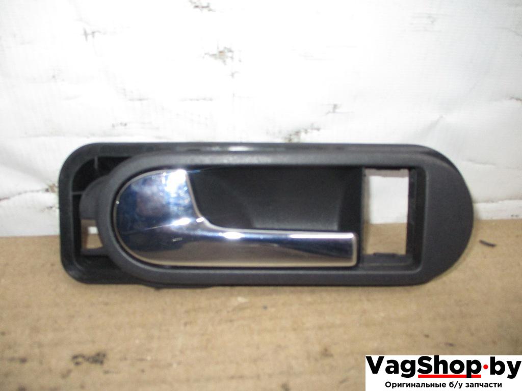 ручка внутренняя передняя левая Volkswagen Golf Plus 1 поколение 2005, 1.9 л., TDi, BKC, дизель, МКПП, серый, хетчбэк 5 дв., передний привод, 5M0837113A - фото №1