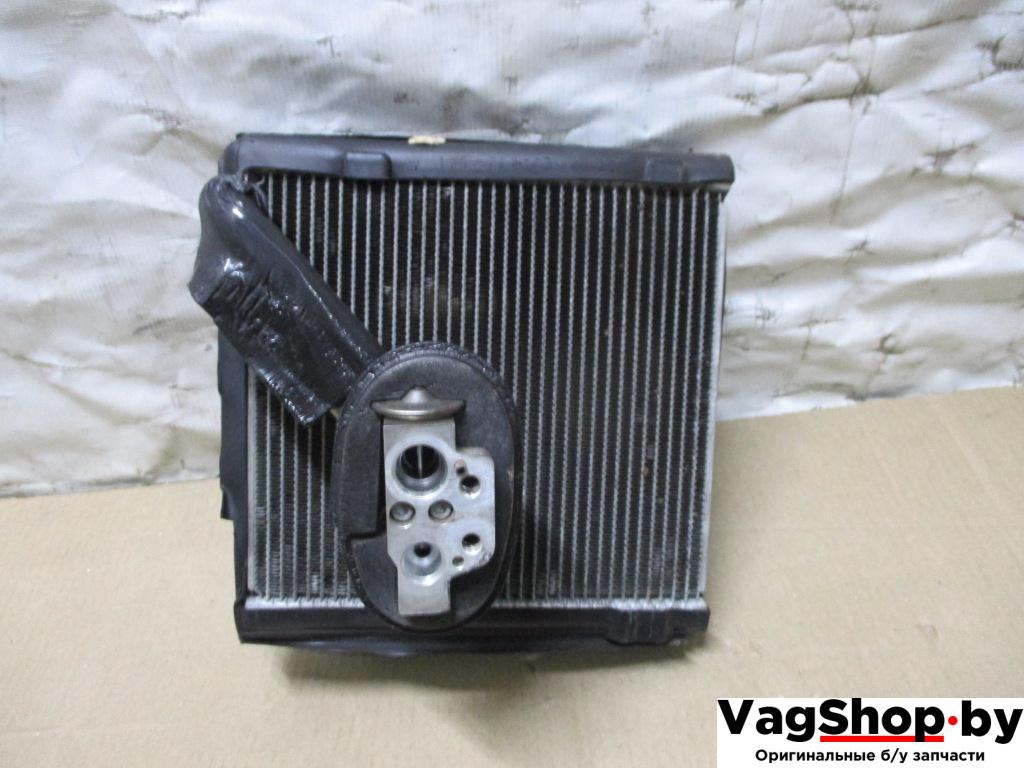 испаритель кондиционера Volkswagen Golf Plus 1 поколение 2005, 1.9 л., TDi, BKC, дизель, МКПП, серый, хетчбэк 5 дв., передний привод, 1K0820679, 3C1820103A - фото №1