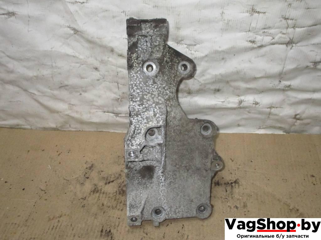 кронштейн двигателя Volkswagen Golf Plus 1 поколение 2005, 1.9 л., TDi, BKC, дизель, МКПП, серый, хетчбэк 5 дв., передний привод, 03G903143A - фото №1