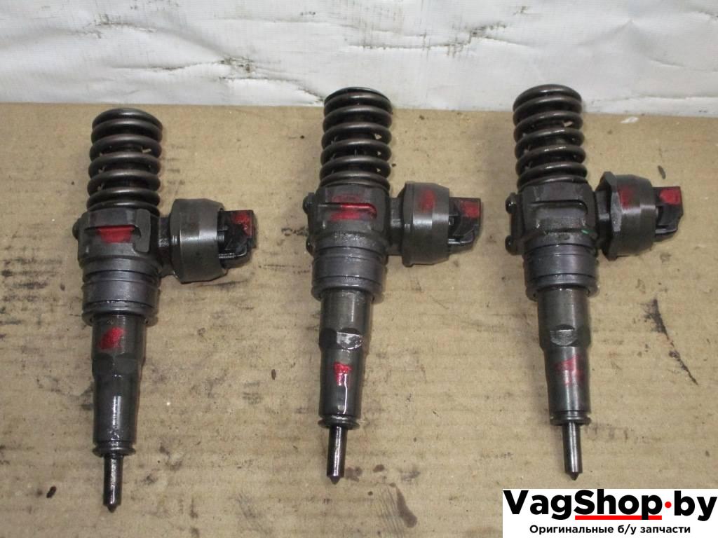 форсунка Volkswagen Golf Plus 1 поколение 2005, 1.9 л., TDi, BKC, дизель, МКПП, серый, хетчбэк 5 дв., передний привод, 038130073AG - фото №1