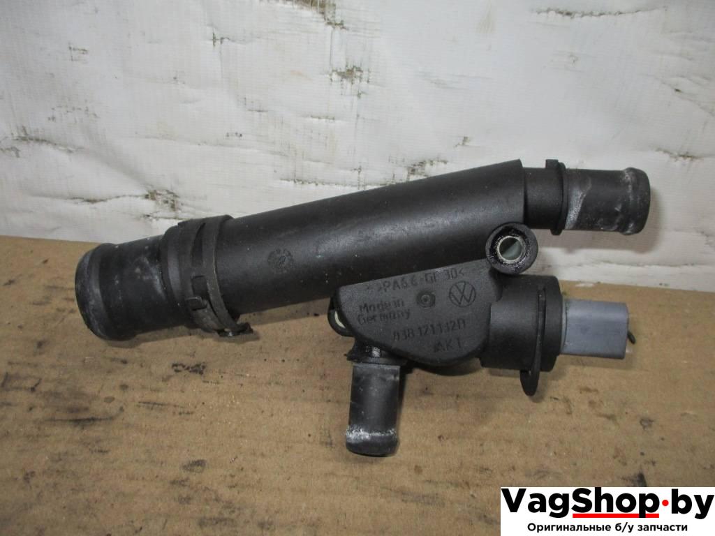 фланец (тройник) системы охлаждения Volkswagen Golf Plus 1 поколение 2005, 1.9 л., TDi, BKC, дизель, МКПП, серый, хетчбэк 5 дв., передний привод, 038121132D - фото №1