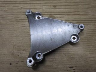 кронштейн компрессора кондиционера Audi A6 4F/C6 [рестайлинг] 2009, 3.0 л., TFSI, CAJ, бензин, АКПП, черный, седан, полный привод, 06E260835C