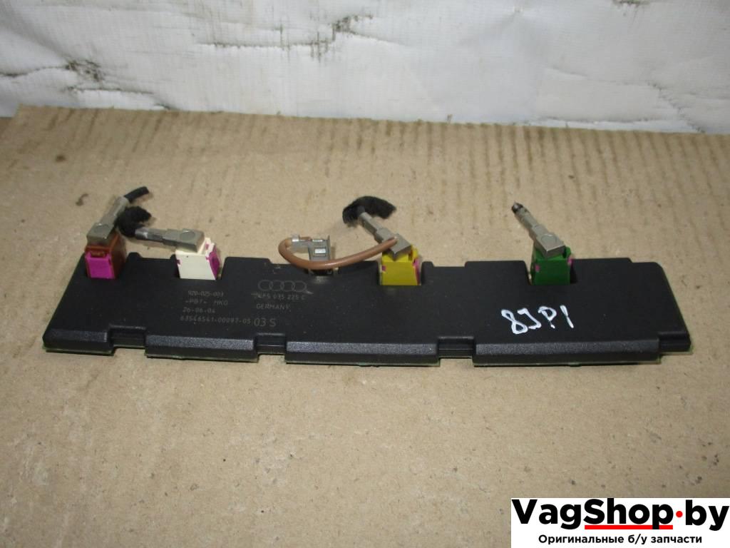 усилитель антенны Audi A6 4F/C6 2006, 3.2 л., FSI, AUK, бензин, АКПП, зеленый, седан, полный привод, 4F5035225C - фото №1