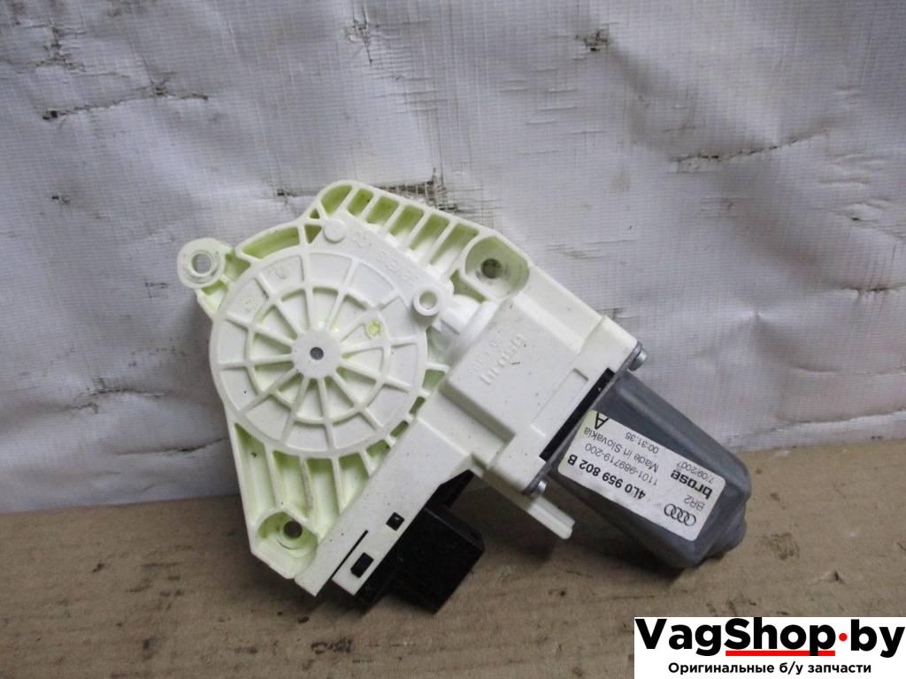 моторчик стеклоподъемника задний правый Audi Q7 4L 2007, 3.0 л., TDi, BUN, дизель, АКПП, черный, внедорожник 5 дв., полный привод, 4L0959802B - фото №1