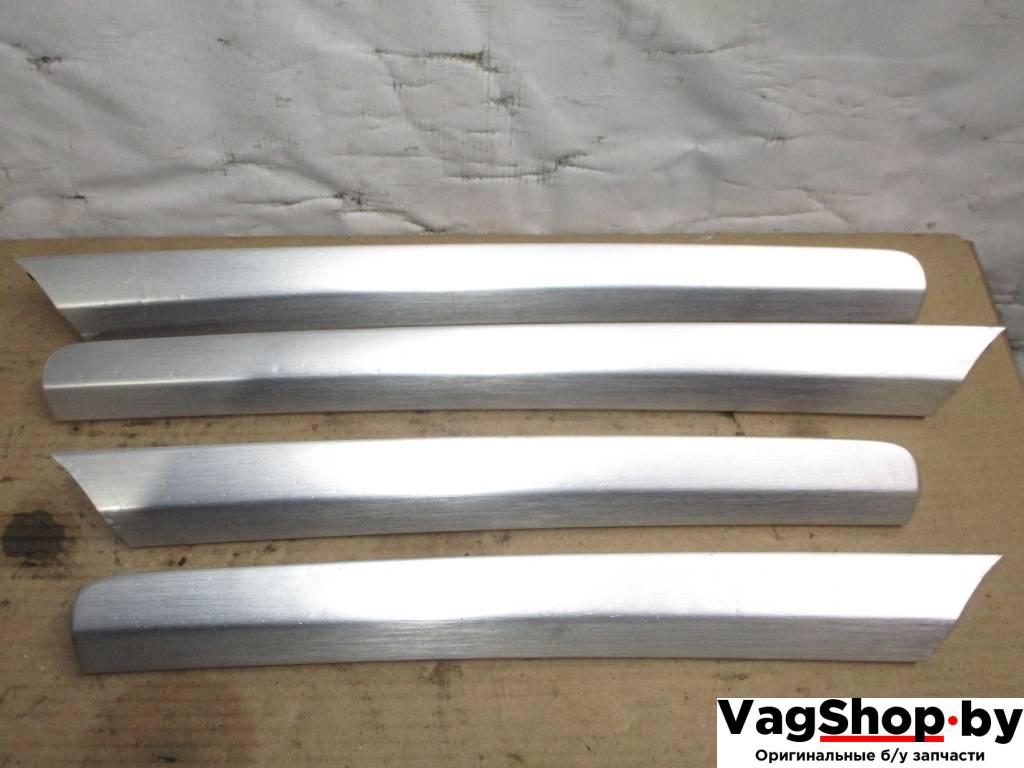 накладка декоративная Audi Q7 4L 2007, 3.0 л., TDi, BUN, дизель, АКПП, черный, внедорожник 5 дв., полный привод, 4L0867420, 4L0867419, 4L0867410, 4L0867409 - фото №1