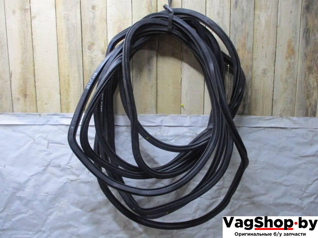 уплотнитель Audi Q7 4L 2007, 3.0 л., TDi, BUN, дизель, АКПП, черный, внедорожник 5 дв., полный привод, 4L0831721, 4L0833721 - фото №1