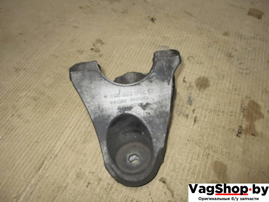 кронштейн двигателя Audi Q7 4L 2007, 3.0 л., TDi, BUN, дизель, АКПП, черный, внедорожник 5 дв., полный привод, 7L6199307A - фото №1