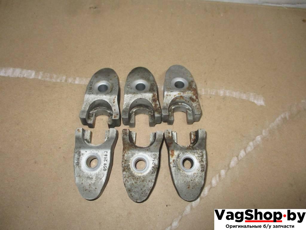 крепление форсунки Audi A6 4G/C7 2013, 3.0 л., TDi, CLA, дизель, АКПП, серый, универсал, полный привод, 059130216J - фото №1