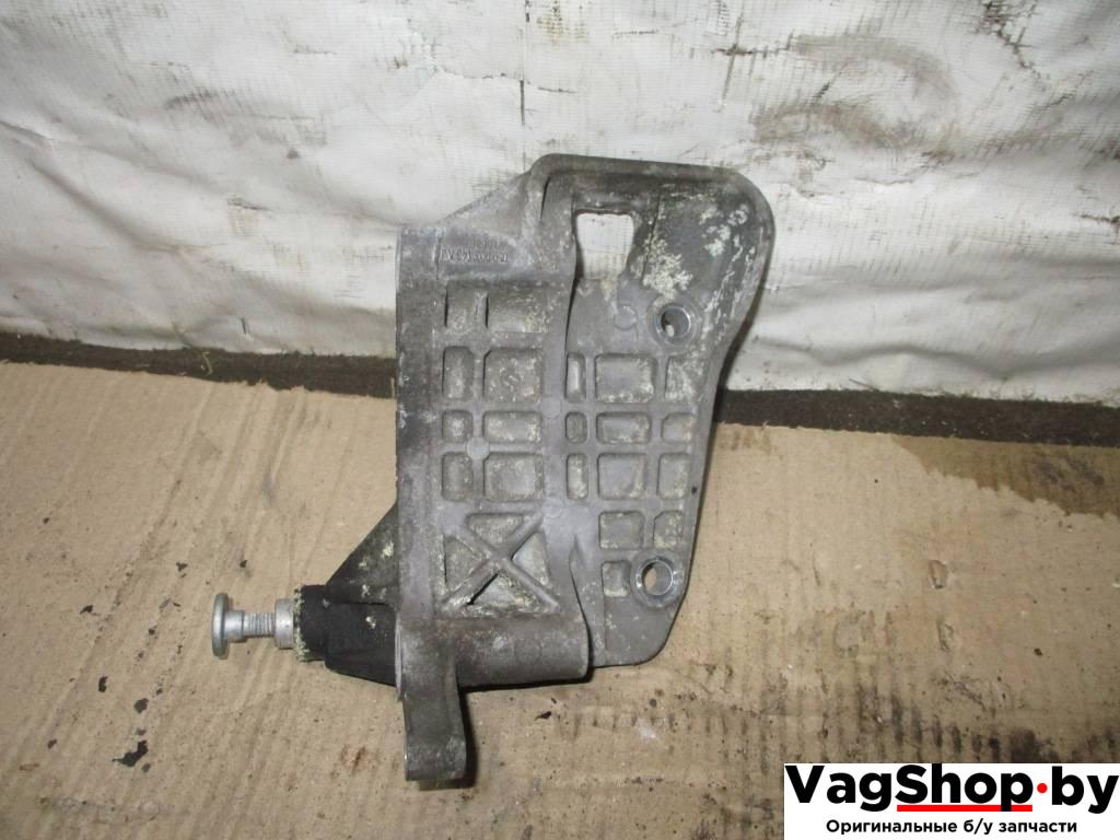 кронштейн генератора Audi A6 4G/C7 2013, 3.0 л., TDi, CLA, дизель, АКПП, серый, универсал, полный привод, 059903143AJ - фото №1