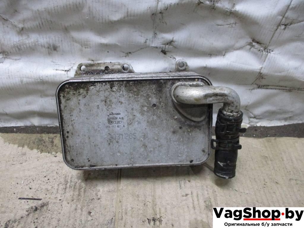 радиатор масляный Audi A6 4G/C7 2013, 3.0 л., TDi, CLA, дизель, АКПП, серый, универсал, полный привод, 059117021R - фото №1