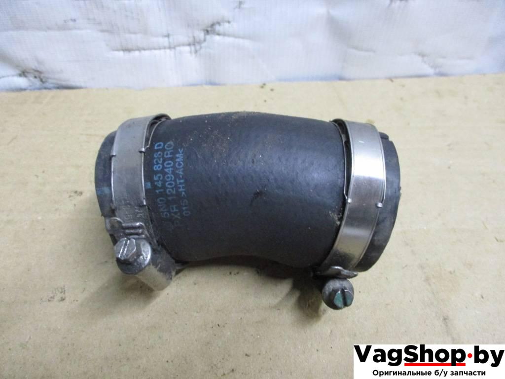 патрубок интеркулера Volkswagen Passat B6 2009, 2.0 л., TDi, CBA, дизель, АКПП, черный, универсал, передний привод, 5N0145828D - фото №1