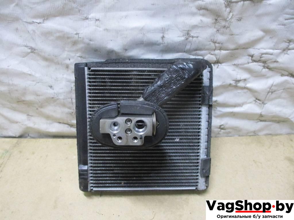 испаритель кондиционера Volkswagen Passat B6 2009, 2.0 л., TDi, CBA, дизель, АКПП, черный, универсал, передний привод, 1K0820679, 3C1820103B - фото №1
