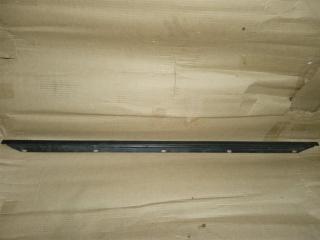 уплотнитель Volkswagen Golf Plus 1 поколение 2006, 1.6 л., FSI, BLF, бензин, МКПП, черный, хетчбэк 5 дв., передний привод, 5M0839478