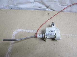 активатор замка крышки топливного бака Audi A3 8P/8PA [рестайлинг] 2006, 2.0 л., TFSI, AXX, бензин, МКПП, голубой, хетчбэк 5 дв., полный привод, 8P4862153