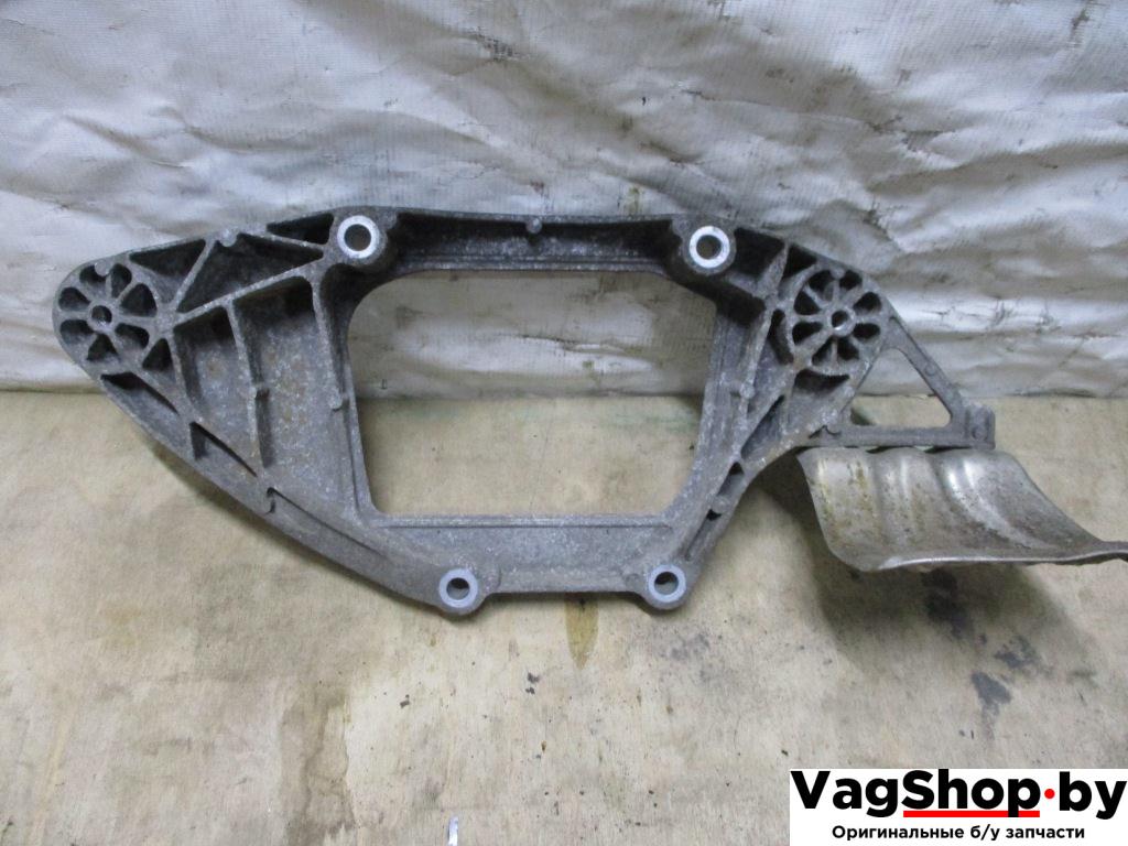 кронштейн редуктора Audi A8 D4/4H 2011, 4.2 л., FSI, CDR, бензин, АКПП, серый, седан, полный привод, 8K0599287G - фото №1