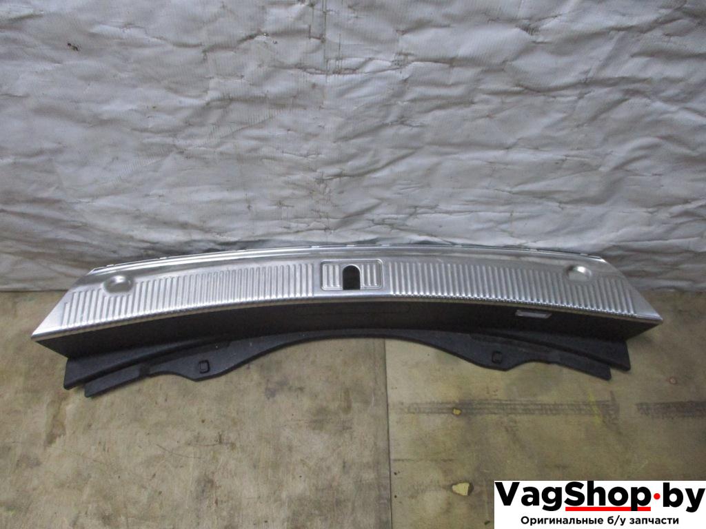 накладка внутренняя на заднюю панель кузова Audi A8 D4/4H 2011, 4.2 л., FSI, CDR, бензин, АКПП, серый, седан, полный привод, 4H0863471 - фото №1