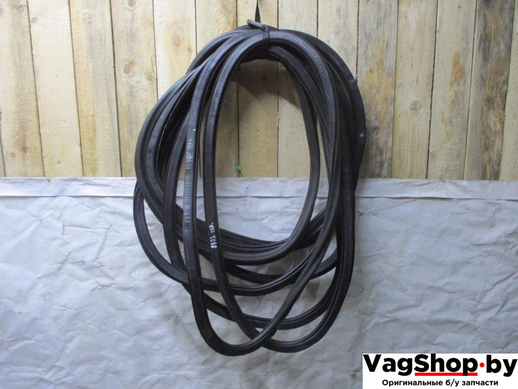 уплотнитель Audi A8 D4/4H 2011, 4.2 л., FSI, CDR, бензин, АКПП, серый, седан, полный привод, 4H0831721D, 4H0833721D - фото №1